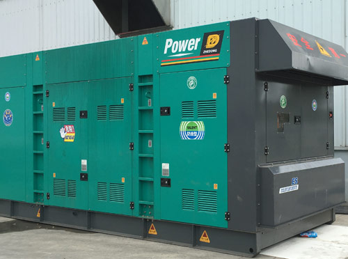 东城升级发电机组的过程中需要注意哪些安全事项？