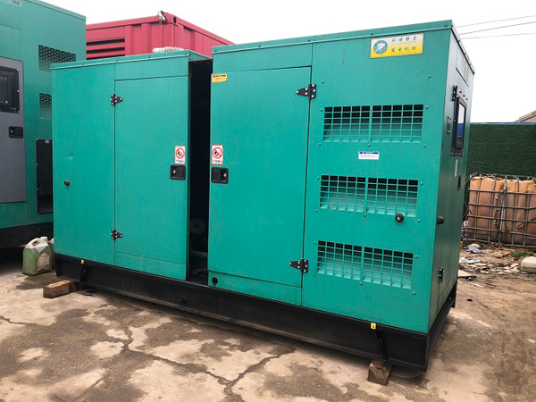 东城怎样合理控制磷酸铁锂蓄电池的充放电倍率以延长其使用寿命？