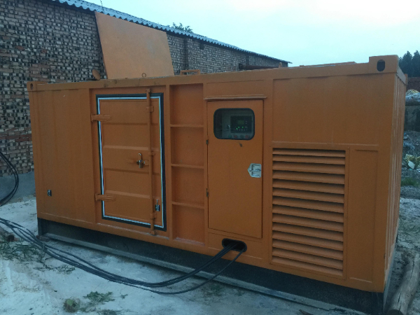 东城发电机组长期使用中，电缆线的敷设路径有哪些要求？