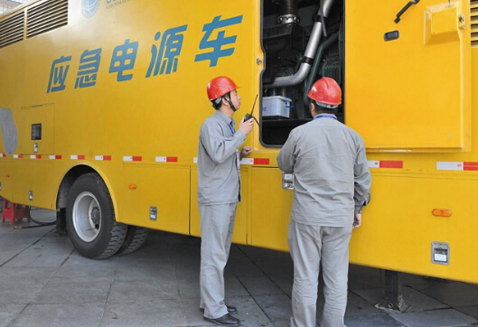 东城如何清理被灰尘覆盖的机油散热器？